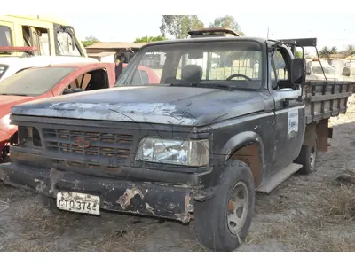 LOTE 030 - IMP GM D20 - ANO 1995 1996 - PLACA GTQ-3744