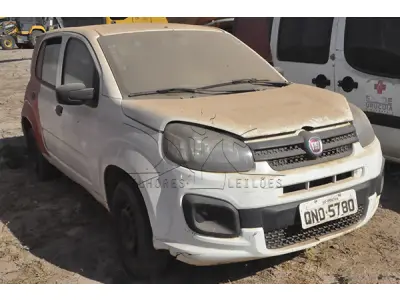LOTE 003 - FIAT UNO DRIVE 1.0 - ANO 20172018 - PLACA QNO-5780