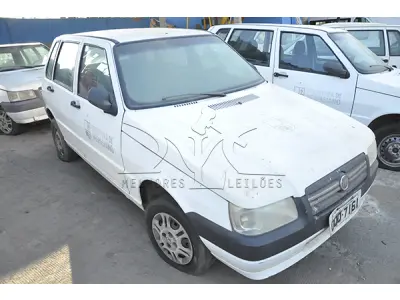 LOTE 001 - FIAT UNO MILLE ECONOMY - ANO 2013 2013 - PLACA OQQ-7161