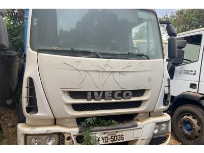 LOTE 015 - IVECO TECTOR 170E21 - ANO 2016 2017 - PLACA PYD-5036