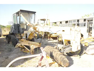 LOTE 043 - SUCATA - PATROL NEW HOLLAND RG1408