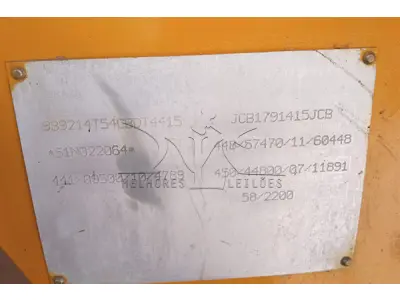 LOTE 051 - RETRO ESCAVADEIRA JCB 4X4 - ANO 2015