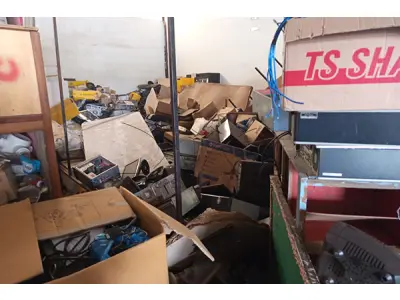 LOTE 004 - Composto por equipamentos eletrônicos; computadores, HDs, maquinas de xerox entre outros.