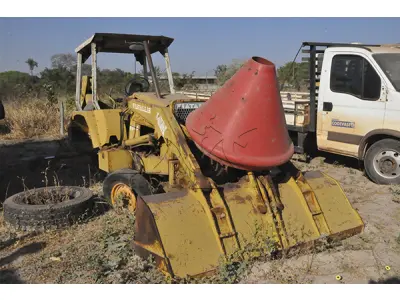 LOTE 040 - SUCATA RETRO ESCAVADEIRA FIATALLIS FB80