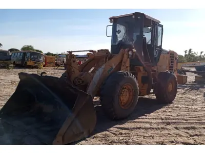 LOTE 050 - PA CARREGADEIRA HYUNDAI HL 740-9S - ANO 2013