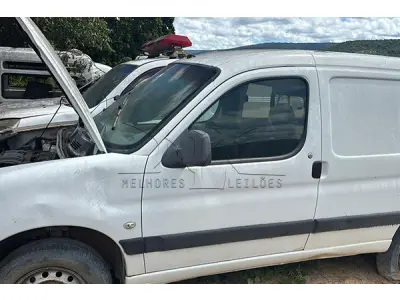 LOTE 012 - I PEUGEOT PRT MODIFICAR - PLACA OQZ2904 - ANO 2013 2013