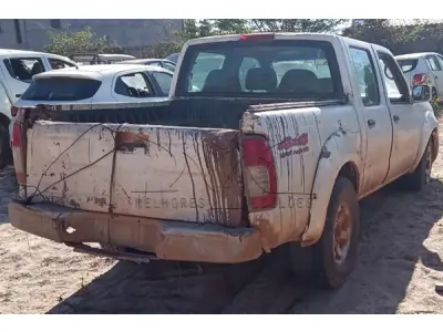 LOTE 002 - NISSAN FRONTIER 4X4 SE - ANO 2004 2004 - PLACA JFQ5C75