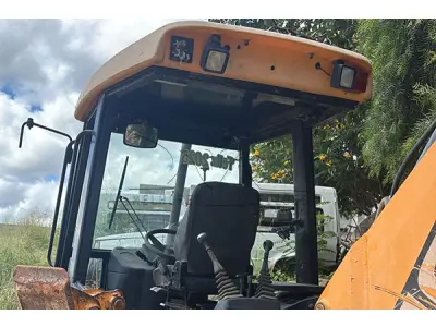 LOTE 018 - RETRO ESCAVADEIRA JCB - ANO 2013