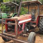 LOTE 004 - TRATOR MASSEY FERGUNSON ON 265 - ANO S.ID