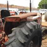 LOTE 003 - TRATOR MASSEY FERGUNSON ON 275 - ANO S.ID