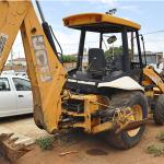 LOTE 006 - MAQUINA RETROESCAVADEIRA - VALENCE JCB – ANO 2011