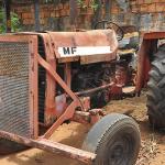LOTE 003 - TRATOR MASSEY FERGUNSON ON 275 - ANO S.ID