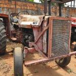 LOTE 003 - TRATOR MASSEY FERGUNSON ON 275 - ANO S.ID