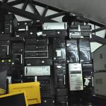 LOTE 015 - SUCATA INFORMÁTICA - ELETRONICA E ELETRICA E ETC