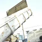 LOTE 014 - IVECO EUROCARGO 170E22 - ANO 2010 2011 - PLACA HLF-5223