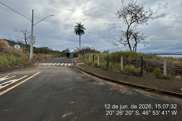Loteamento Estancia Grande Rio - Matricula 30605 - Área Do Lote 2.082,74, localizado em Cássia - MG